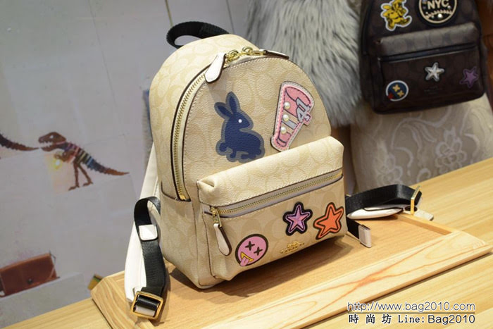 COACH蔻馳 專櫃原單」 配頭層牛皮 20909新款 徽章/塗鴉迷你雙肩包  Chz1402